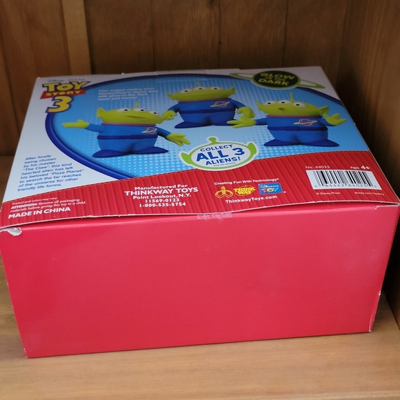 Toy Story Space Alien Glow in the Dark Pizza Planet Thinkway Target RARE - Picture 3 of 6